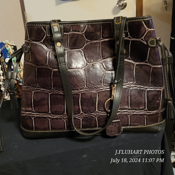 DOONEY AND BOURKE CROCODILE EMBOSSED LEATHER SHOULDER BAG RECENT DISCONTINUED - Picture 2 of 16